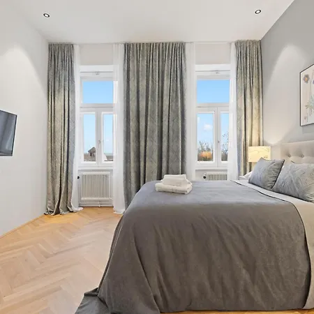 Stadthotel - Sgrafit - Self Check-in Apartment Retz