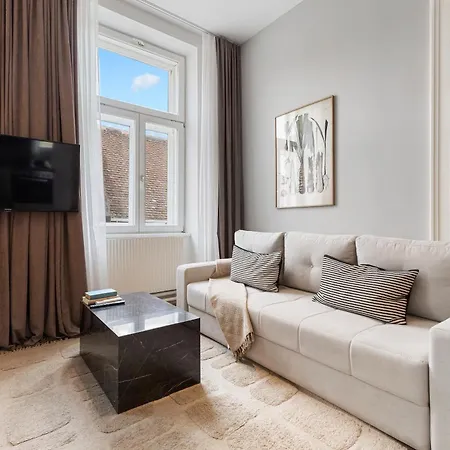 Sgrafit - Self Check-in * Retz