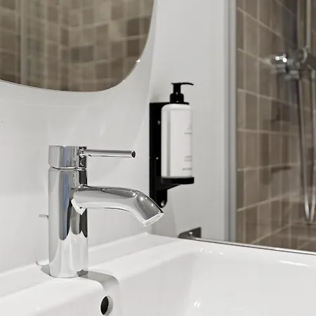 Apartment Stadthotel - Sgrafit - Self Check-in 4*