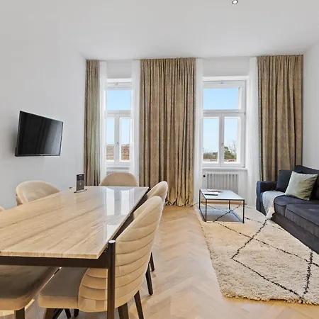 Stadthotel - Sgrafit - Self Check-in Apartment 4*
