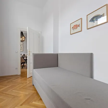 Stadthotel - Sgrafit - Self Check-in Apartment