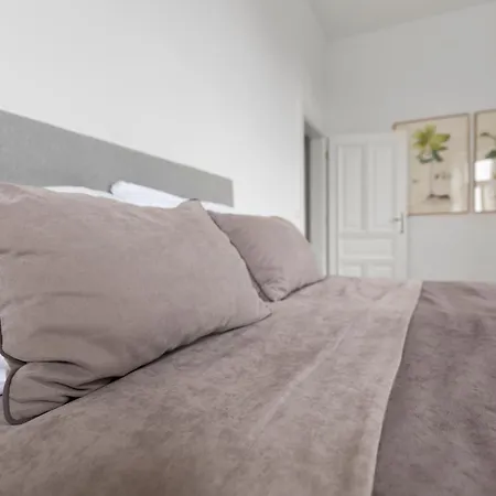 Sgrafit - Self Check-in Retz