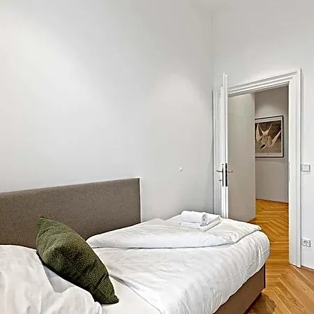 Stadthotel - Sgrafit - Self Check-in Lägenhet