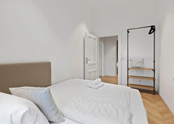 Sgrafit - Self Check-in Retz