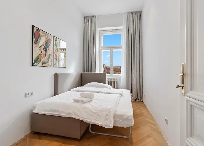 Sgrafit - Self Check-in Lejlighed *